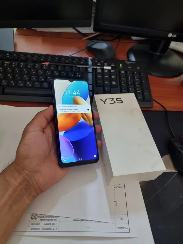 Vivo Y35 5G 128gb iwlawi zur aybi yuq tozza telefon — фото 5