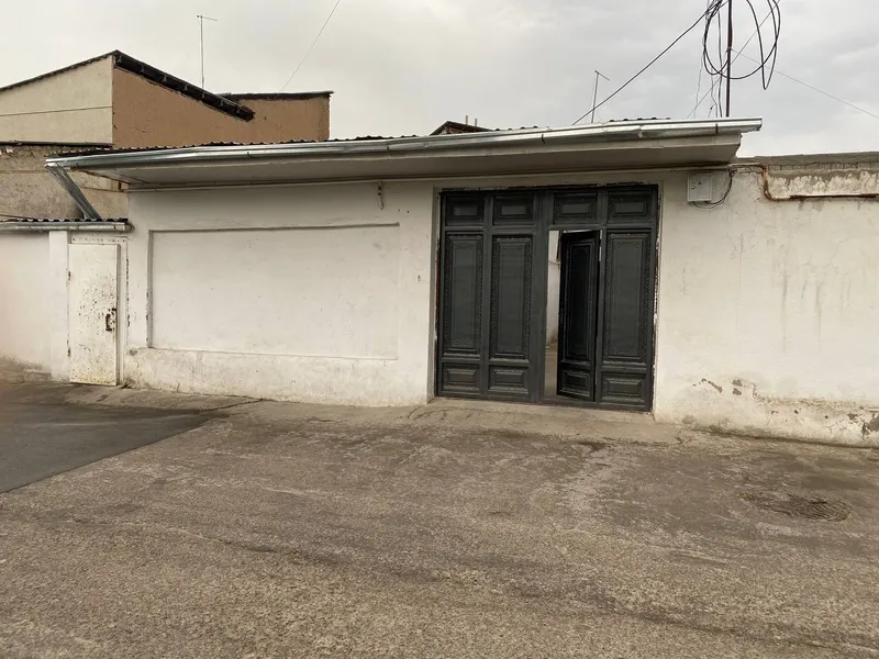 Uchtepa 7guliston mahalla uchaska sotiladi srochna