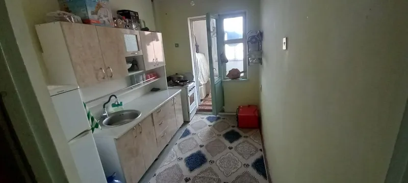 Срочно интернатда 1хонали уй сотилади 2хонали килинган гишли дом 17000 — фото 1