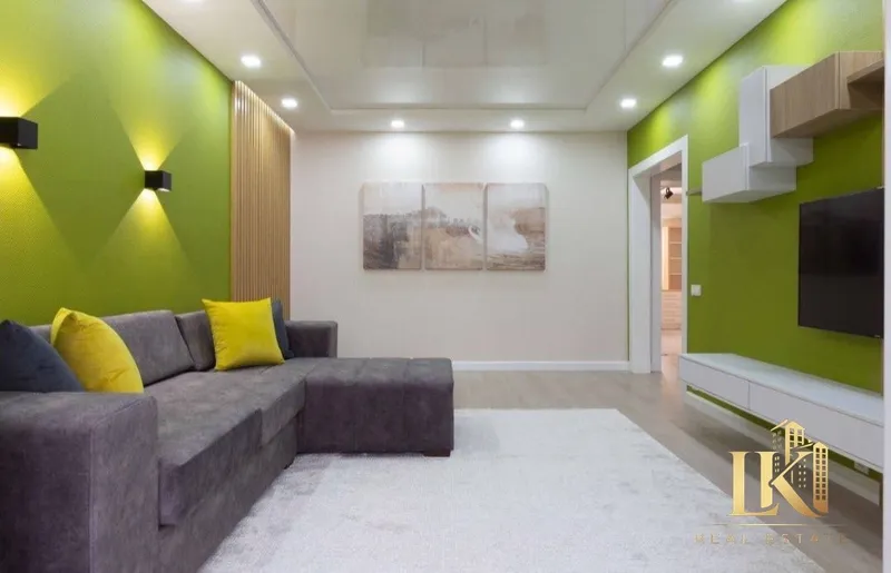 Продаётся 4-комнатная квартира, 100 м², 3/4, Мирабадский район 2