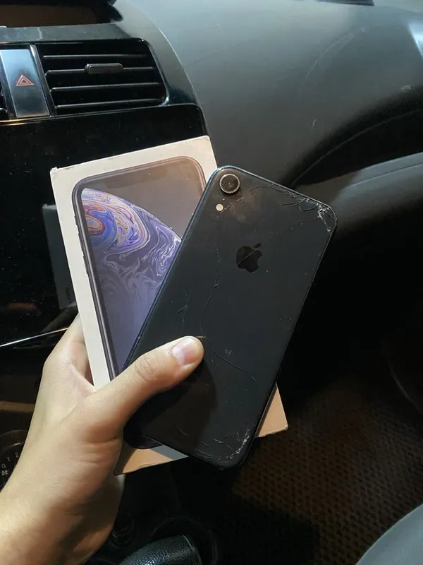 Iphone xr 64 GB srochno