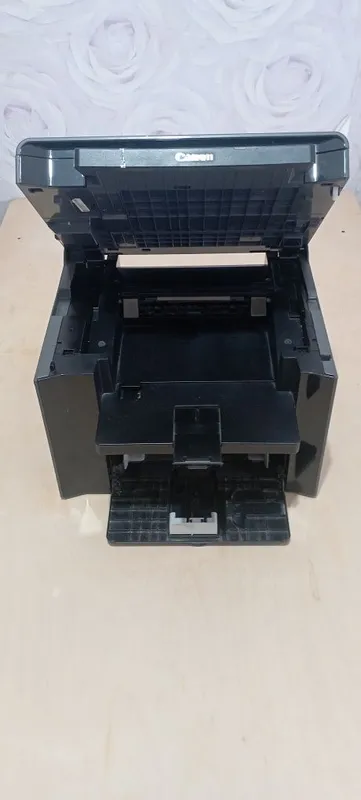 Uch funksiyali ko‘paytirish apparati sotiladi: kserokopiya, printer, skaner 3