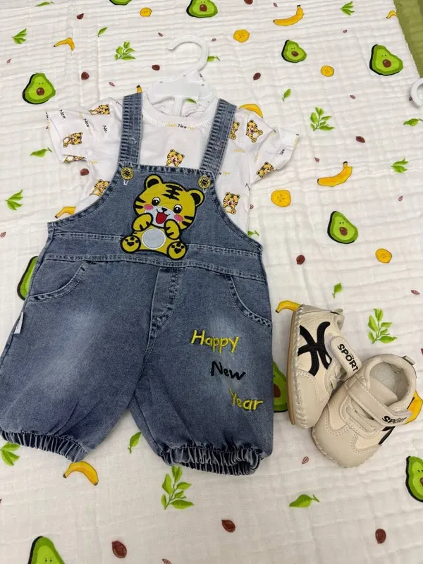 bolalar kiyimi hammasi 150.000