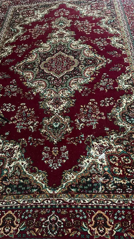 Gilamlar sotiladi