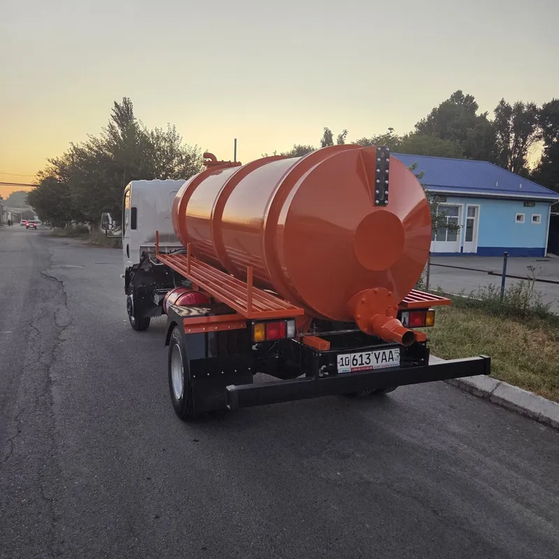 Isuzu assenizator gavnovoz sotiladi 5 Isuzu assenizator gavnovoz sotiladi 5
