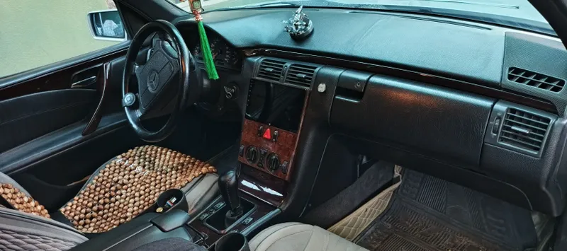 Продам Мерседес 210 2 Продам Мерседес 210 2
