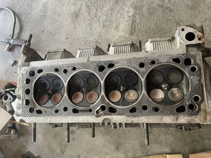 Lasetti 1.8 galovka b/u