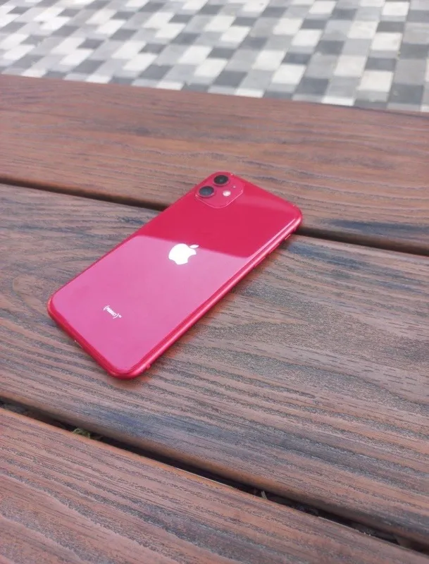 Iphone 11 sotiladi