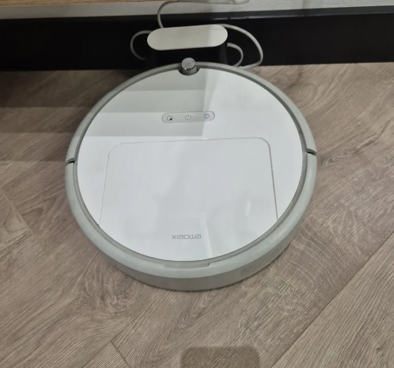 Робот пылесос Xiaomi Е- 20 бу