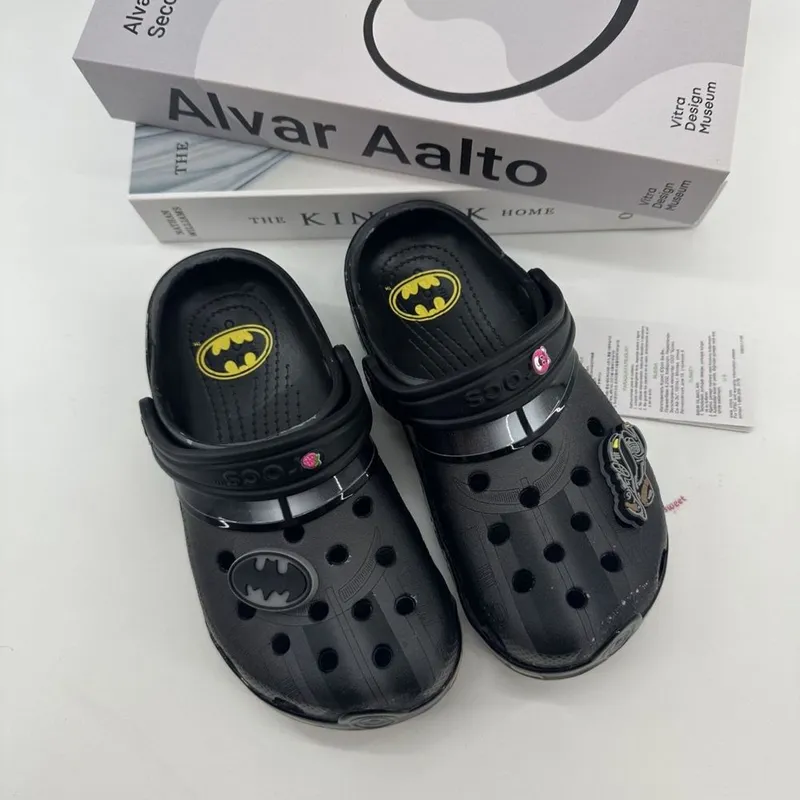 тапочки Crocs x Batman — фото 1
