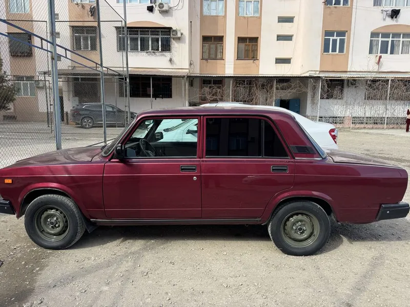 Lada 2107 sotiladi 2012 yil