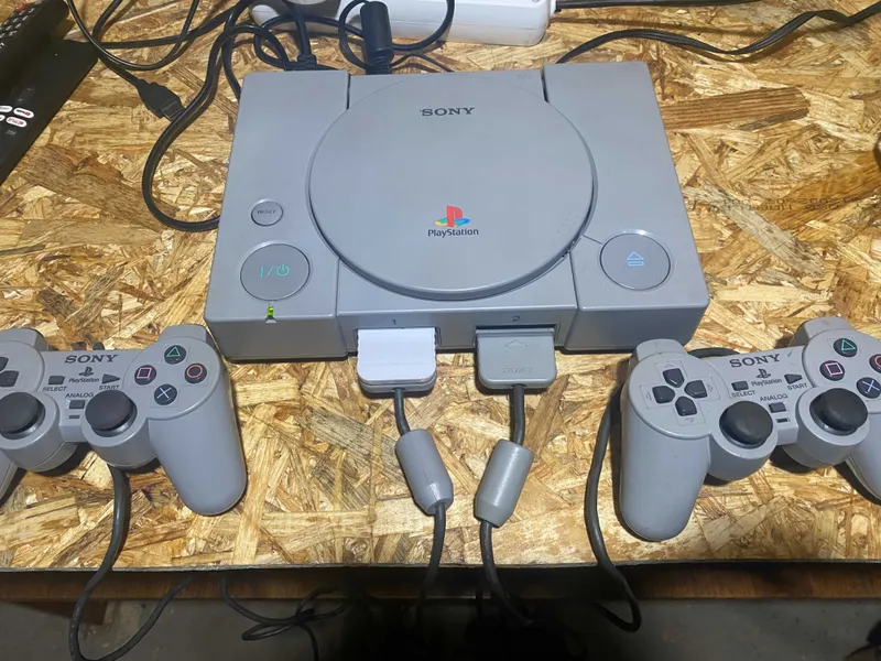 Продам PlayStation 1 с MicroSD 64