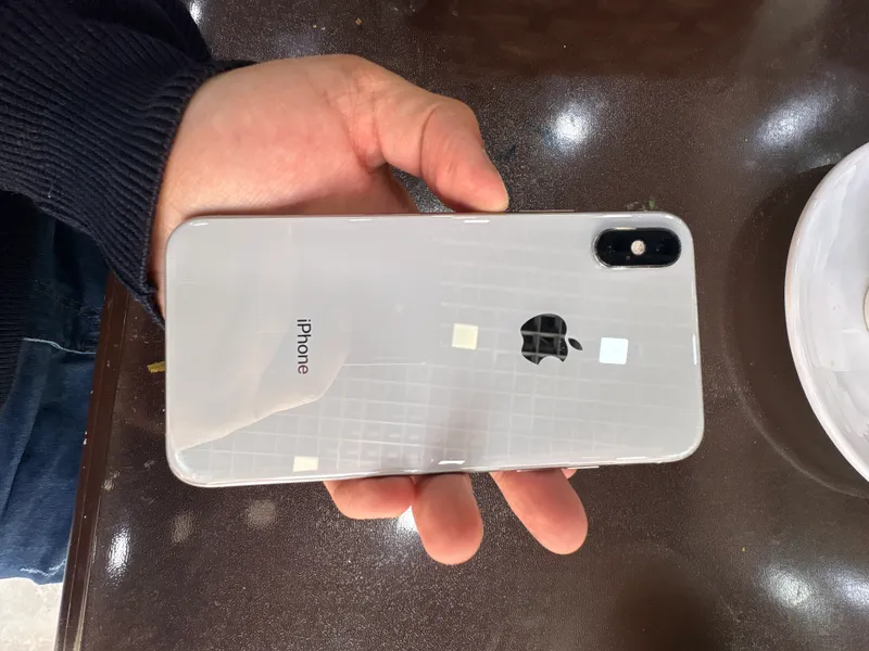 Iphone XS 64 gb chotki rasmda xolati 1 Iphone XS 64 gb chotki rasmda xolati 1