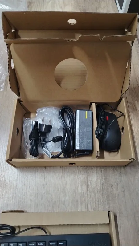 Моноблок Lenovo V30a 22IIL AIO 3 Моноблок Lenovo V30a 22IIL AIO 3
