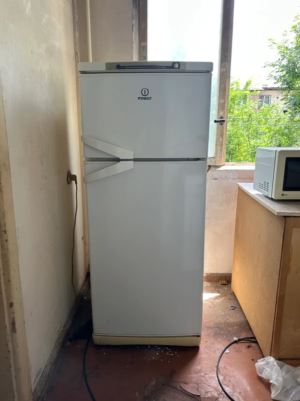 Холодильник Indesit отличный 1 Холодильник Indesit отличный 1