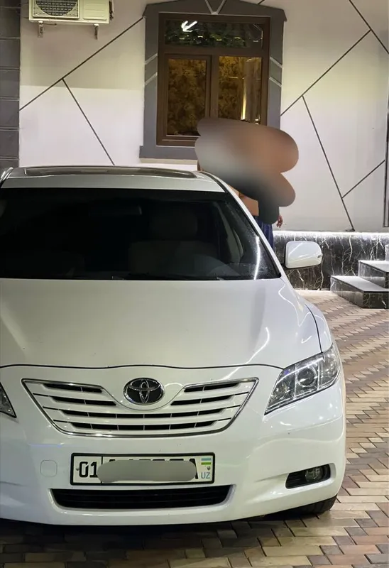 Tayota Camry srochnoo sotiladi aredagayam beriladi