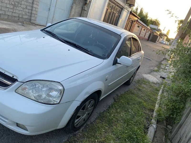 Lacceti 1.8 2 позиция sedan