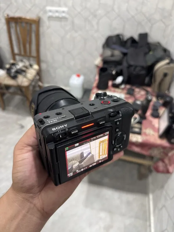 Sony fx30 sotiladi yangi xolatda 2 Sony fx30 sotiladi yangi xolatda 2