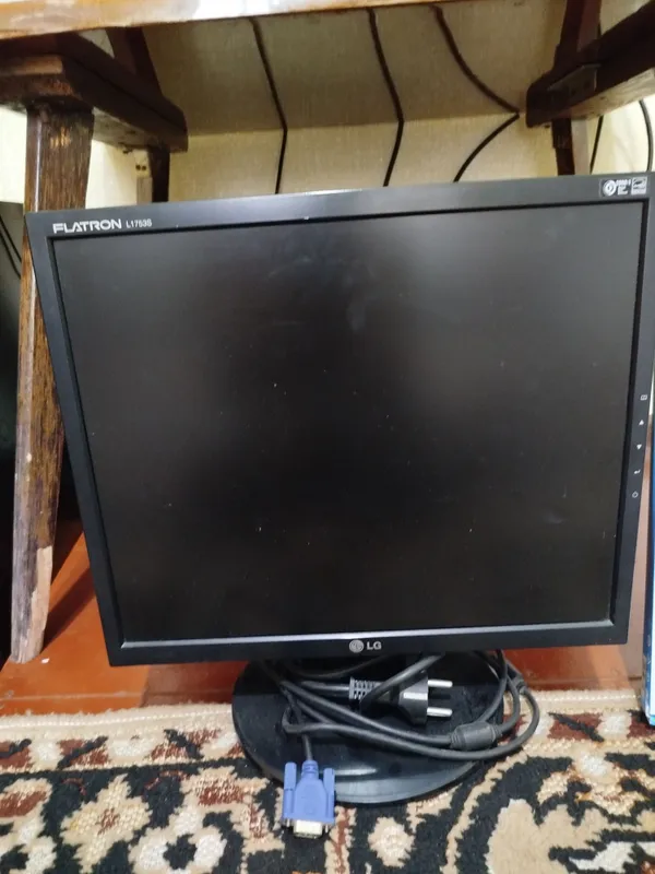 Hammasi birga: Microlab PK, 2 ta LG monitor, sichqoncha, klaviatura 5 Hammasi birga: Microlab PK, 2 ta LG monitor, sichqoncha, klaviatura 5