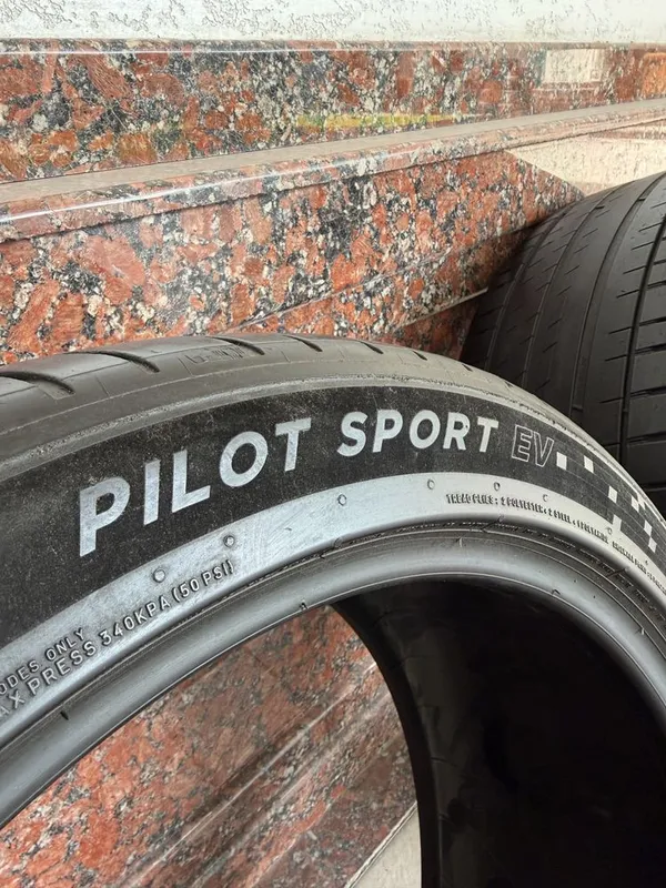 Donali michelin balon sotiladi 255/40/20 — фото 2