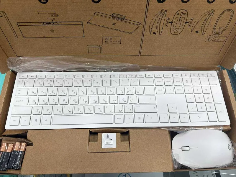 HP Pavilion Wireless Keyboard and Mouse 800 Rus ( White) (Black) — фото 1