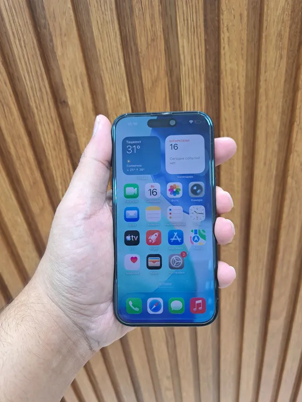 iPhone 16 чёрный, идеальное состояние 2 iPhone 16 чёрный, идеальное состояние 2
