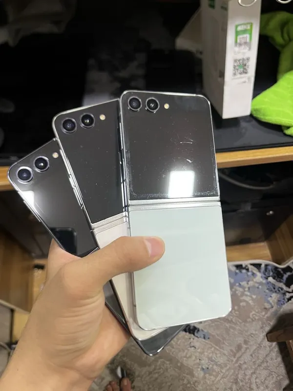 Samsung Z flip5 5G