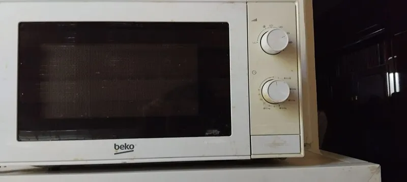 Mikrovolnovka BEKO/ Микроволновая печь BEKO/ не рабочая Mikrovolnovka BEKO/ Микроволновая печь BEKO/ не рабочая
