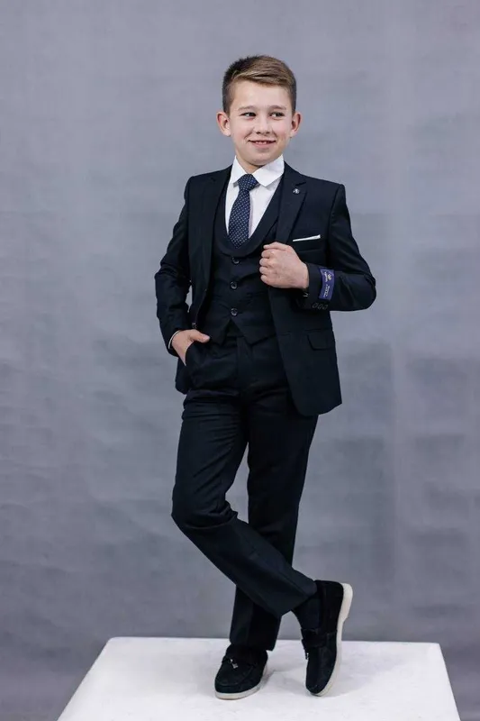 Maktab kostyumi o‘g‘il bolalar uchun 3 troyka,Optim narxda 3 Maktab kostyumi o‘g‘il bolalar uchun 3 troyka,Optim narxda 3
