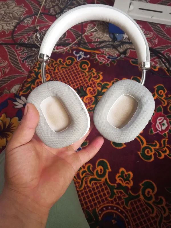 hoco naushnik sotiladi zaryati 2 kunga yetadi 1