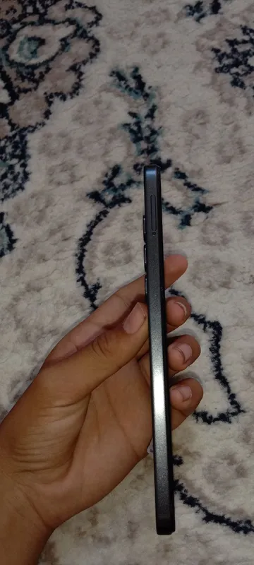 Infinix hot 60 i 256 gblik 8ga8 ekran almashmagan — фото 1