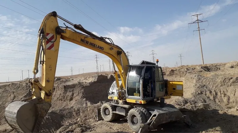 Эксковатор New Holland 2