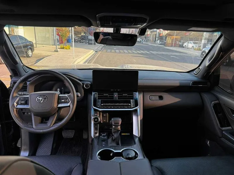 Toyota Land Cruiser 300, Гибрид 3,5л Турбо - Король оффроада 3 Toyota Land Cruiser 300, Гибрид 3,5л Турбо - Король оффроада 3
