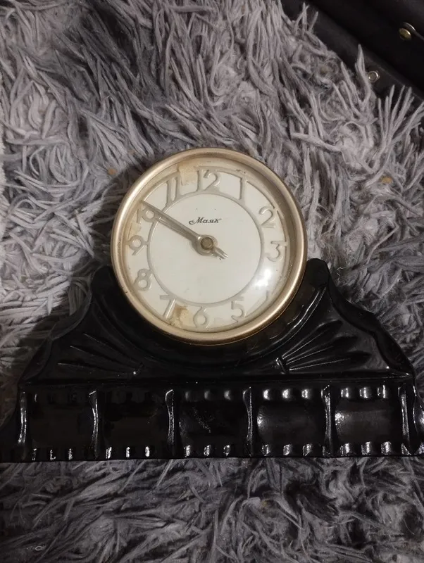 Продаются астольные часы
