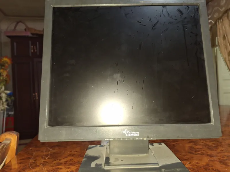 Монитор «FUJITSU COMPUTERS SIEMENS» 3 Монитор «FUJITSU COMPUTERS SIEMENS» 3