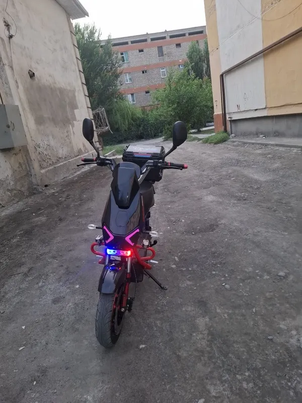 Madel:Redline skuteri 5