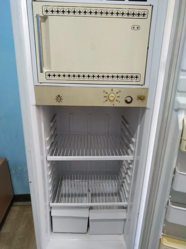 продам срочно холодильник 2