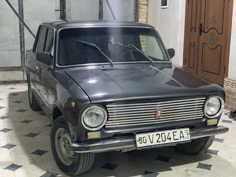 ВАЗ 011 сотилади