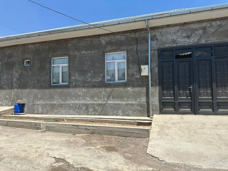 Uy sotiladi uchastka