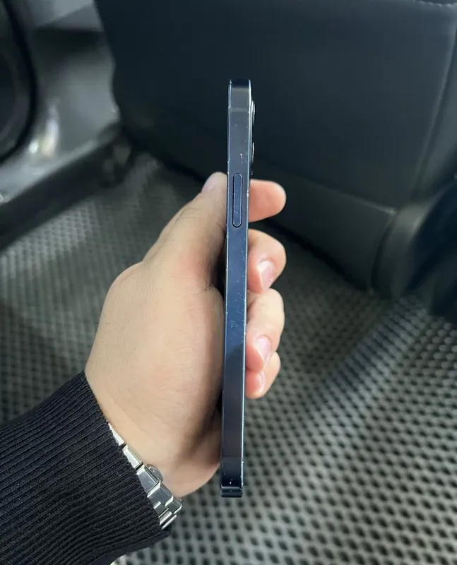 iPhone 12 64 ГБ, 79% 3 iPhone 12 64 ГБ, 79% 3