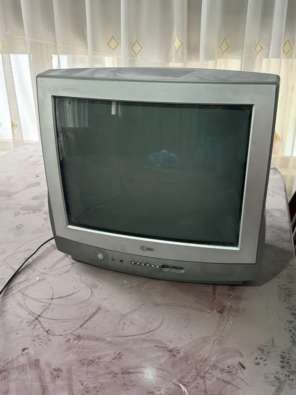 Televizor LG, tuyner bilan birga, TV ishlaydi 1 Televizor LG, tuyner bilan birga, TV ishlaydi 1