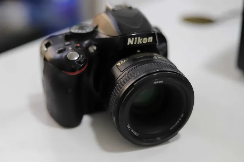 Nikon 5100 sotiladi 50mm portret obyektiv bilan