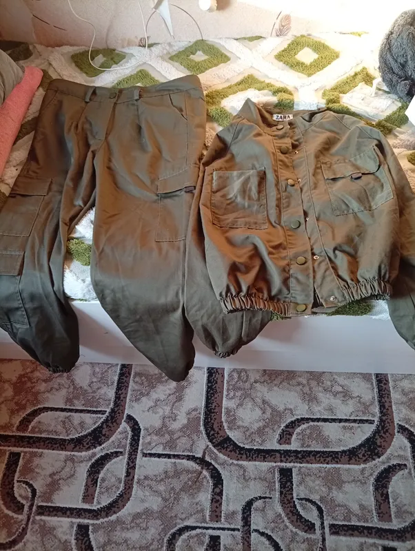 Zara firmasidan ikki qismli kostyum 2 Zara firmasidan ikki qismli kostyum 2