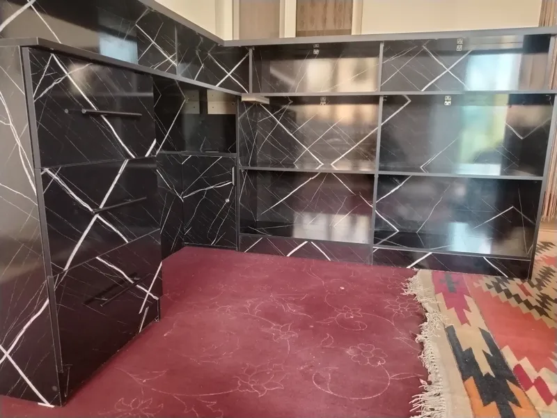 kafe do'kon restoranlar uchun mo'ljallangangan bar. kassa uchun me