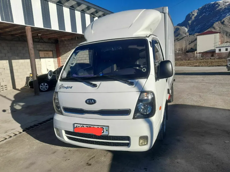 Kia Bongo 1 T sotiladi