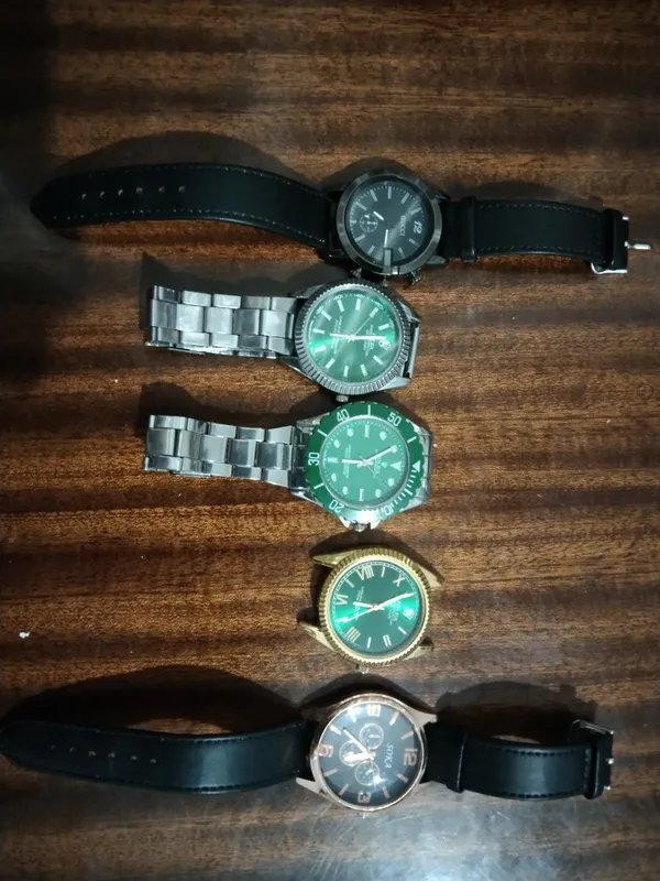 Soatlar sotiladi 5dona 1