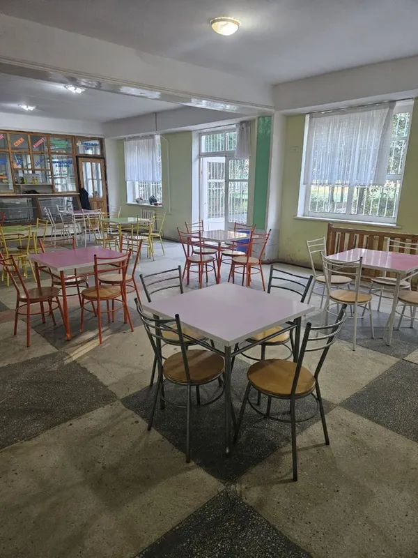 Турецкие столы и стулья 20 комплектов