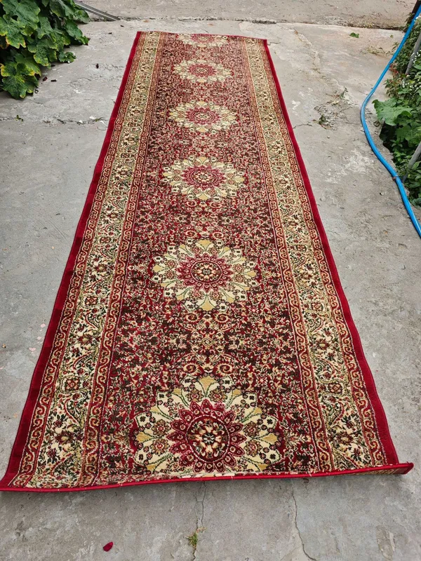 3,7x1,2 m o‘lchamdagi gilam yo‘lakchasini sotaman. 4 3,7x1,2 m o‘lchamdagi gilam yo‘lakchasini sotaman. 4