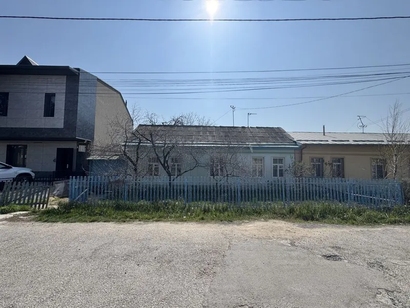 Продается земля 7,5 соток. Кибрай. Центр.