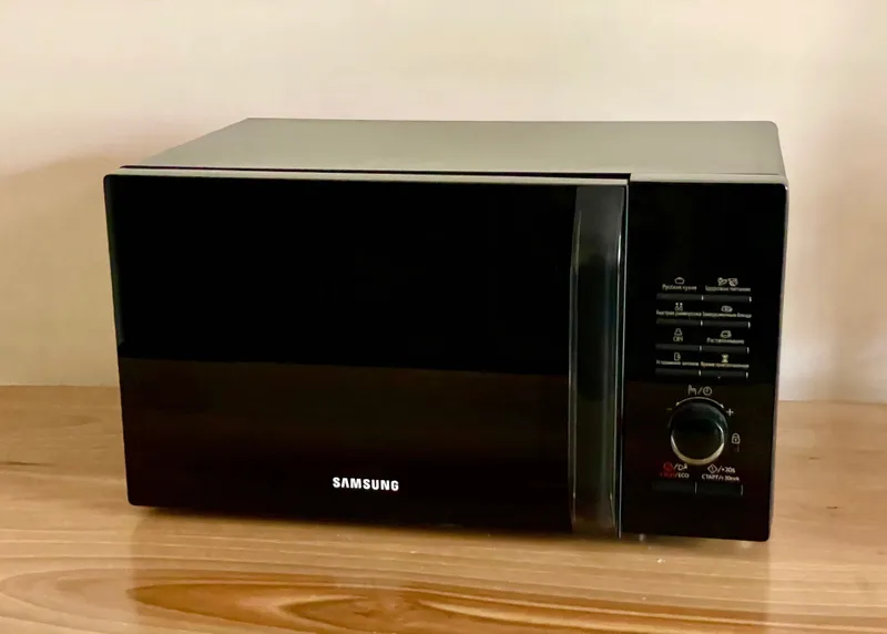 Микроволновая печь Samsung / Samsung mikroto'lqinli pech S23H3115FK/BW — фото 1